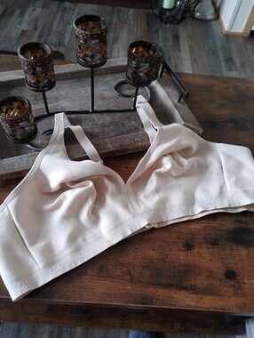 Like New Cacique 50B Beige Unpadded Wirefree Soft & Comfy Bra